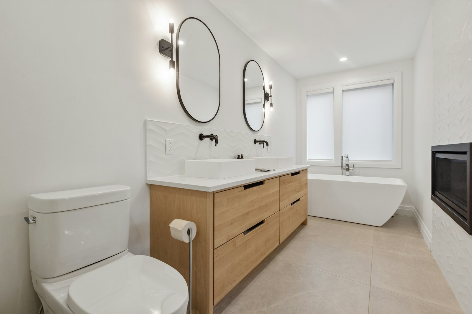 Bathroom with a basin, vanity unit and toilet